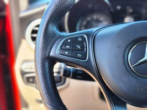 Used 2018 Mercedes-Benz GLC 300 4MATIC image 29