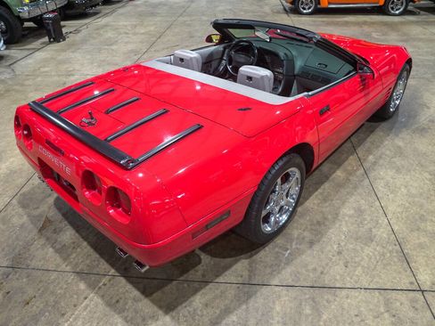 Used 1991 Chevrolet Corvette Convertible image 17