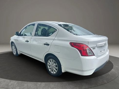 Used 2015 Nissan Versa S FWD image 3