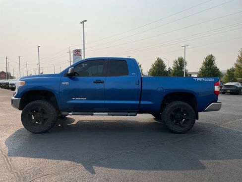 Used 2016 Toyota Tundra SR5 w/ TRD Off Road Package AWD/4WD image 6