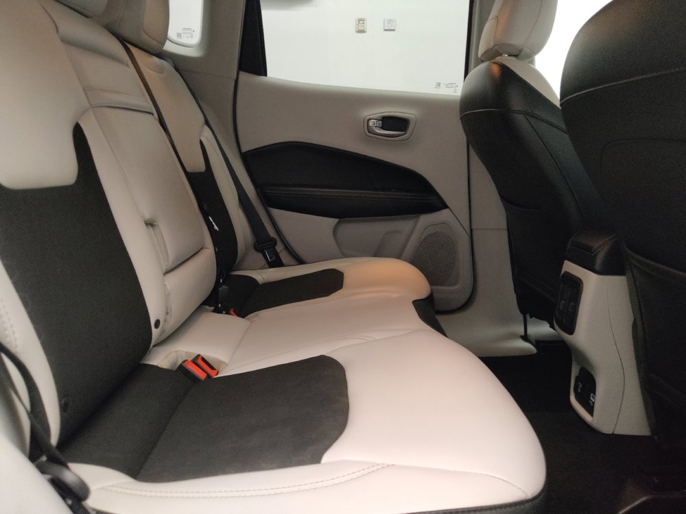 Used 2018 Jeep Compass Latitude w/ Popular Equipment Group FWD image 19