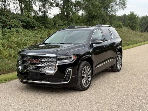 Used 2023 GMC Acadia Denali w/ Denali Technology Package AWD/4WD image 4
