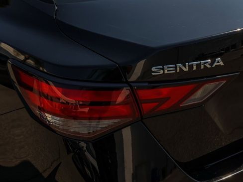 Used 2024 Nissan Sentra S FWD image 7