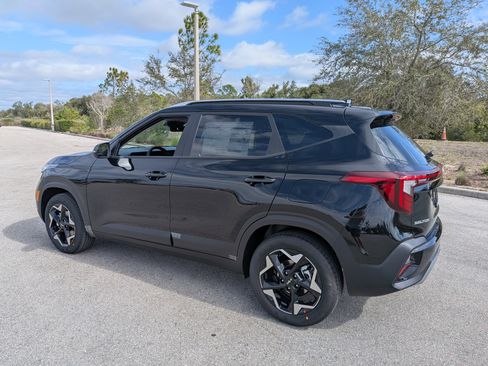 New 2026 Kia Seltos S image 7