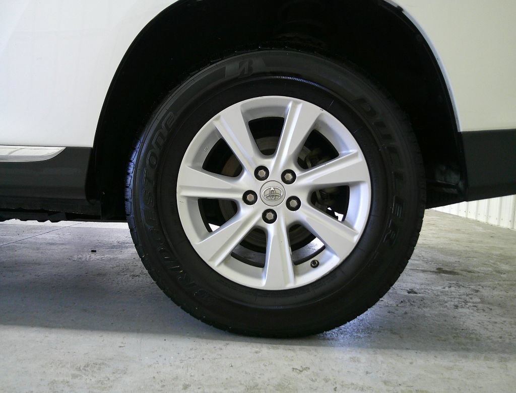 Used 2013 Toyota Highlander Plus FWD image 10