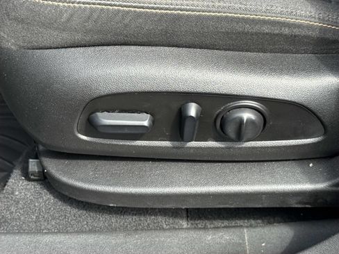 Used 2019 Chevrolet Equinox LT FWD image 22