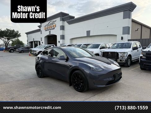 Used 2023 Tesla Model Y AWD image 1