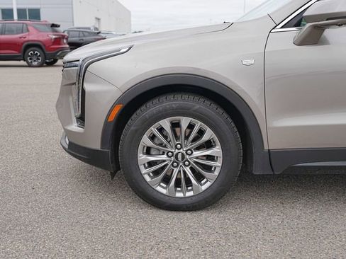 Used 2025 Cadillac XT4 Premium Luxury AWD/4WD image 11