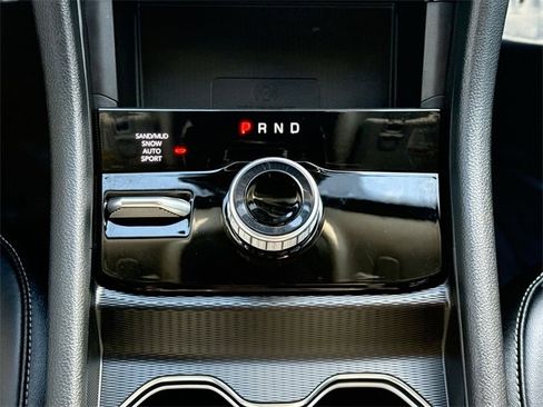 Used 2023 Jeep Grand Cherokee Limited w/ Luxury Tech Group II image 32