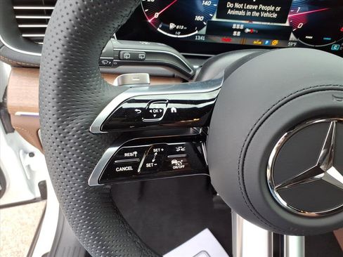 New 2026 Mercedes-Benz GLS 450 4MATIC image 15
