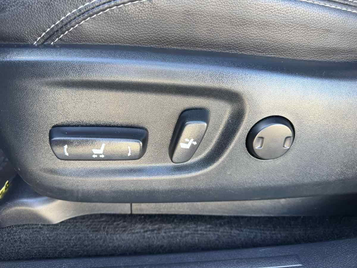 Used 2023 Toyota 4Runner Limited RWD image 17