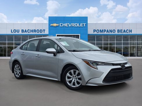 Used 2024 Toyota Corolla LE FWD image 1