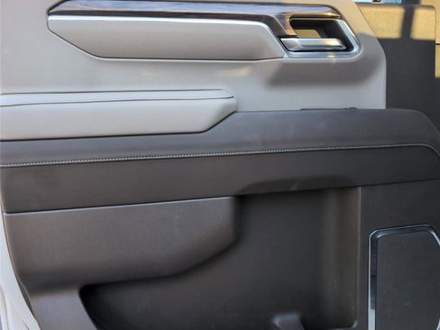 Used 2024 Chevrolet Silverado 1500 LTZ image 30