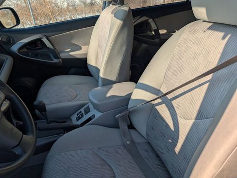 Used 2011 Toyota RAV4 4WD image 11