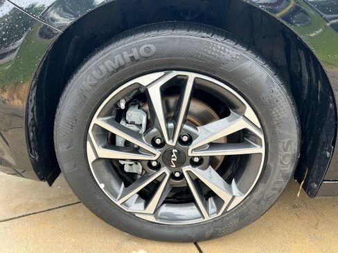 Used 2024 Kia Forte LXS FWD image 23