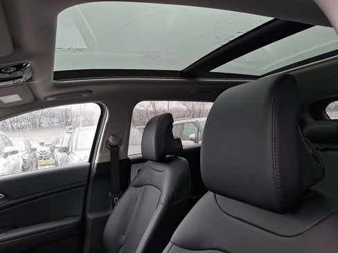 New 2026 Kia Sportage EX w/ EX Panorama Roof Package FWD image 10