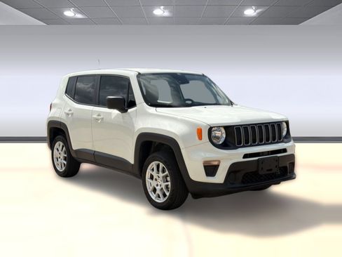 Used 2023 Jeep Renegade Latitude AWD/4WD image 7