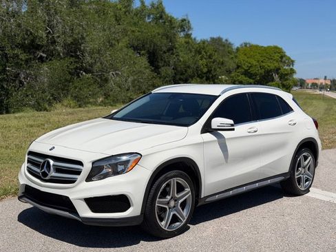 Used 2015 Mercedes-Benz GLA 250 4MATIC image 1