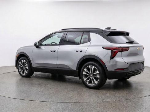 Used 2025 Chevrolet Equinox LT FWD image 6