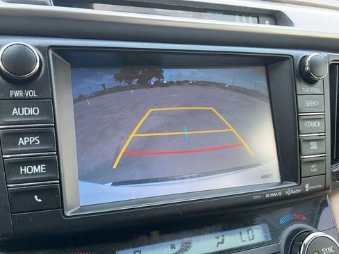 Used 2018 Toyota RAV4 Limited FWD image 8