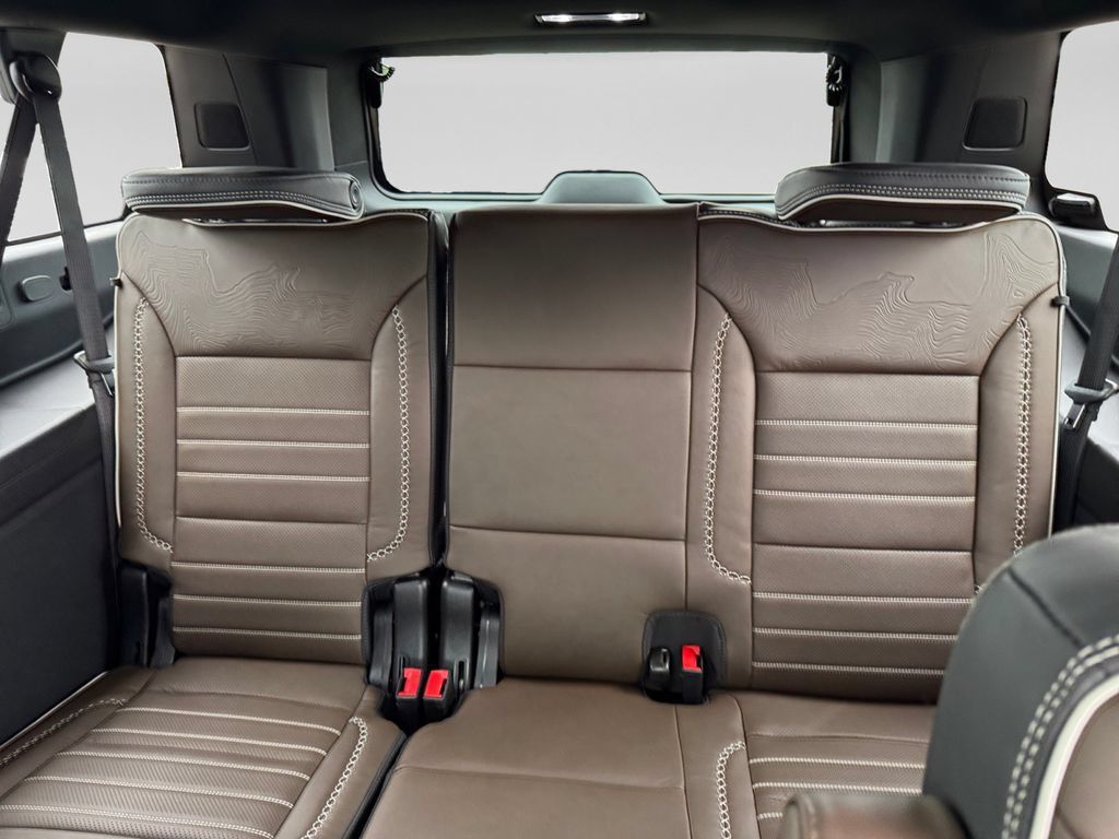 New 2026 GMC Yukon XL Denali Ultimate AWD/4WD image 16
