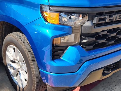 Used 2024 Chevrolet Silverado 1500 Custom RWD image 5