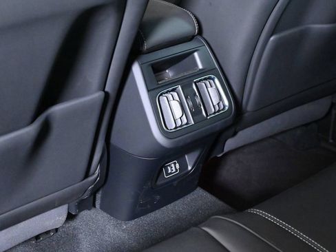 Used 2025 Maserati Grecale GT AWD/4WD image 18