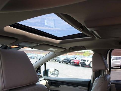 Used 2019 Honda Odyssey Touring image 9