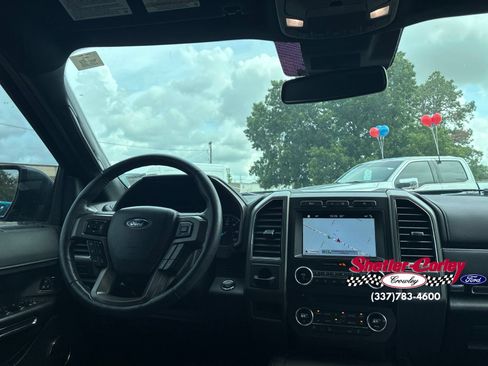 Used 2018 Ford Expedition XLT w/ Equipment Group 202A RWD image 17