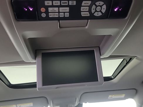 Certified 2017 Honda Pilot Touring image 21