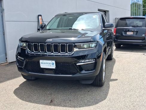Certified 2023 Jeep Grand Cherokee Limited AWD/4WD image 4