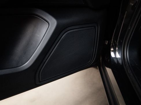 Certified 2024 Porsche Macan AWD/4WD image 21
