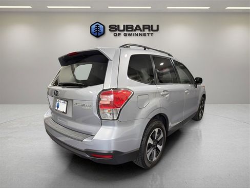 Used 2017 Subaru Forester 2.5i Premium image 5