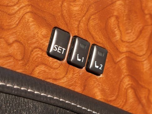 Used 2019 INFINITI QX80 Luxe image 16