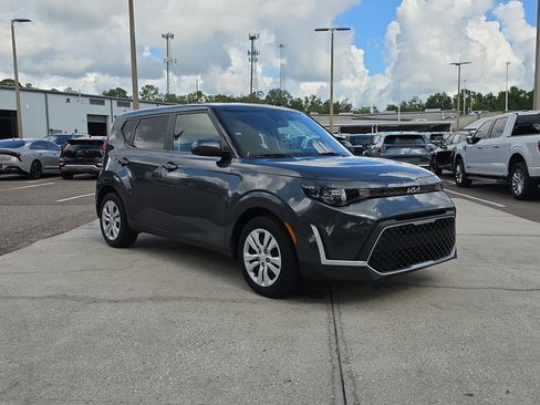 Certified 2023 Kia Soul LX FWD image 2