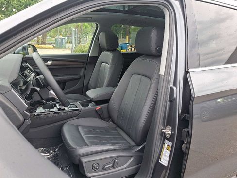 Used 2023 Audi Q5 2.0T Premium Plus w/ Premium Plus Package AWD/4WD image 11