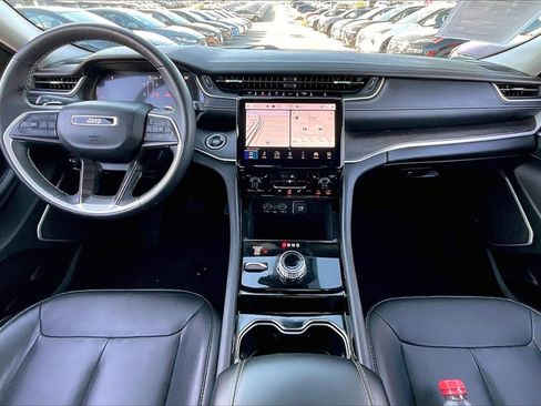 Used 2022 Jeep Grand Cherokee L Limited image 16