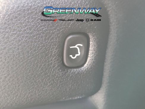 Used 2018 Jeep Grand Cherokee High Altitude RWD image 27