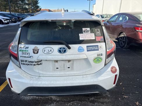 Used 2018 Toyota Prius C Two image 4