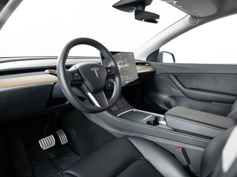 Used 2022 Tesla Model Y Performance image 12