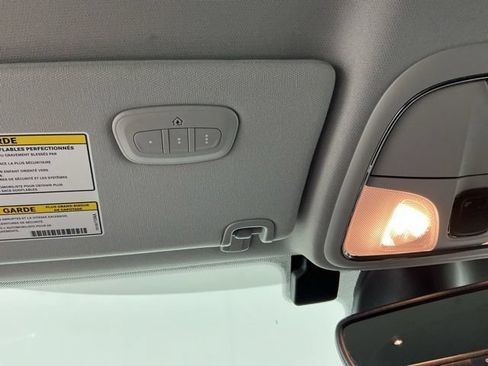 Used 2020 Jeep Cherokee Trailhawk AWD/4WD image 22