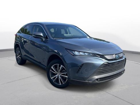 Used 2022 Toyota Venza LE AWD/4WD image 4
