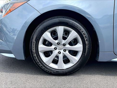 Used 2025 Toyota Corolla LE FWD image 9