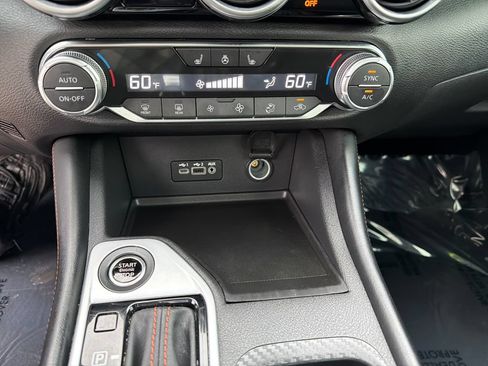 Used 2023 Nissan Sentra SR w/ SR Premium Package FWD image 34