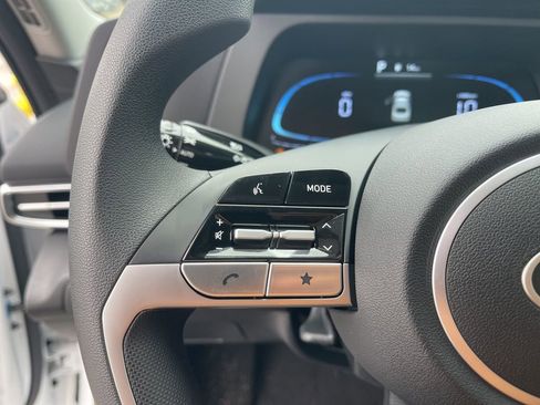 New 2026 Hyundai Elantra SE image 17