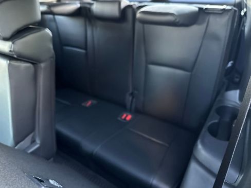 Used 2023 Toyota Highlander XLE image 15