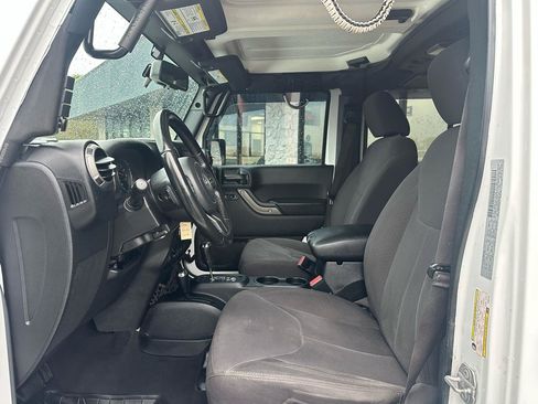 Used 2018 Jeep Wrangler Unlimited Sport S AWD/4WD image 2