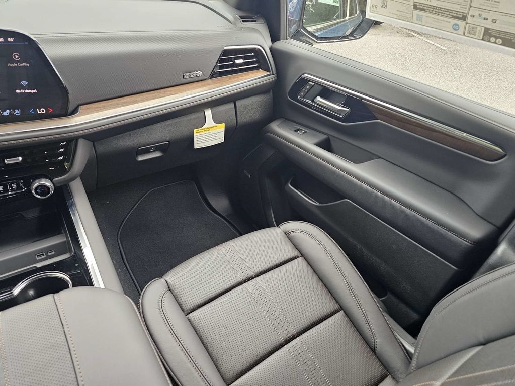 New 2026 Chevrolet Tahoe High Country w/ Sun And Tow Package AWD/4WD image 19