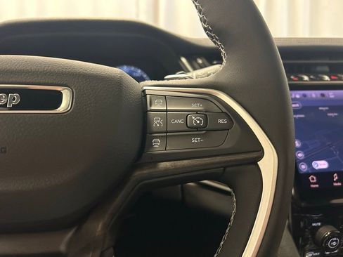 New 2025 Jeep Grand Cherokee L Limited w/ Luxury Tech Group II image 11