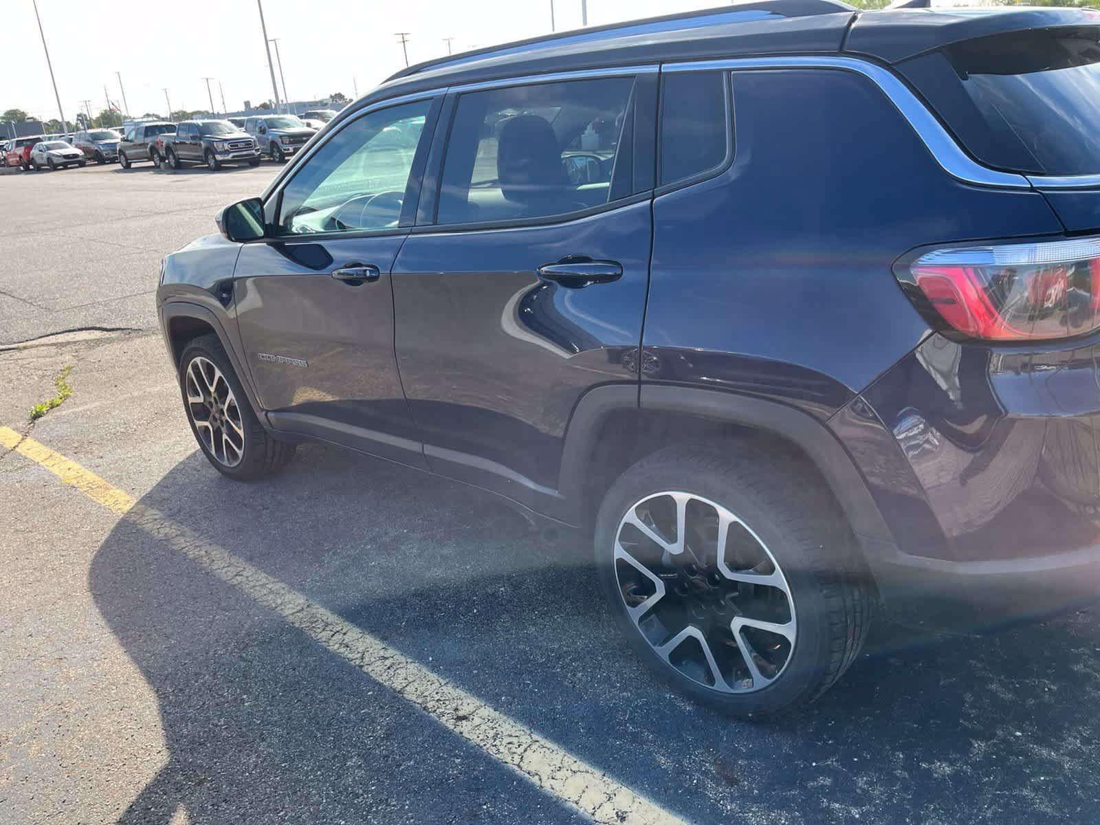 Used 2018 Jeep Compass Limited w/ Safe & Security Group AWD/4WD image 12